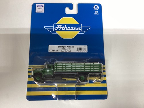 Athearn #84724 HO scale "Burlington Northern" 1968 Ford F-850 stake bed truck