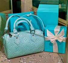 Sammlerstück in Tiffany Blau: Louis Vuitton ...