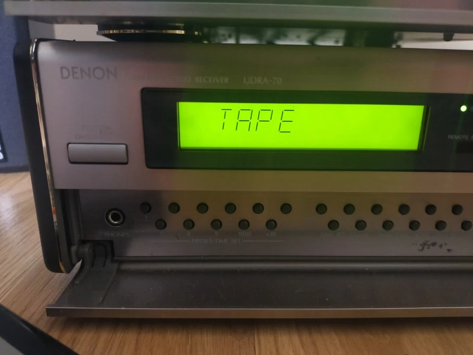 DENON UDRA 70 HI FI SYSTEM TUNER AMPLIFIER - TAPE DECK - REMOTE - SPEAKERS - Image 2 of 4