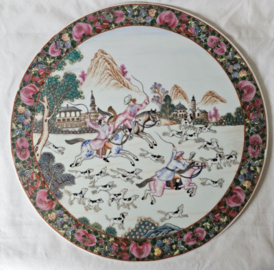 ATEMBERAUBENDE CHINESISCHE FAMILLE ROSE GROSSE PLAKETTE (B) HUND UND PFERD DESIGN 20. Jahrhundert