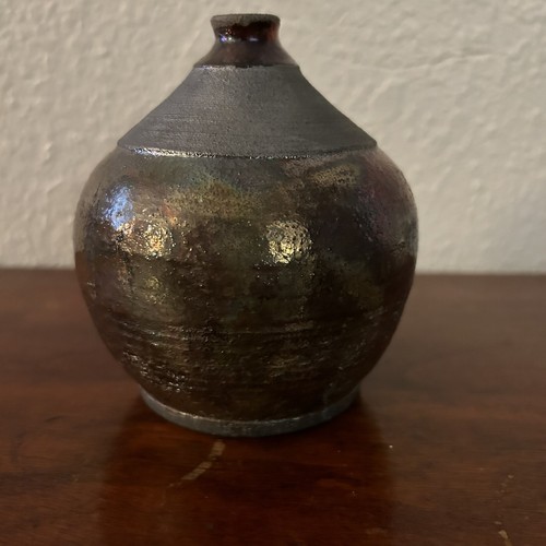 Jarrón Studio Pottery Small Bud Raku esmalte metálico firmado 2015 - Imagen 3 de 7