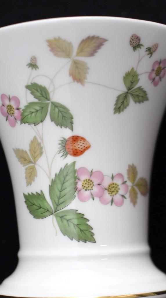 Wedgwood Wild Strawberry Posy Pot R4406 | eBay