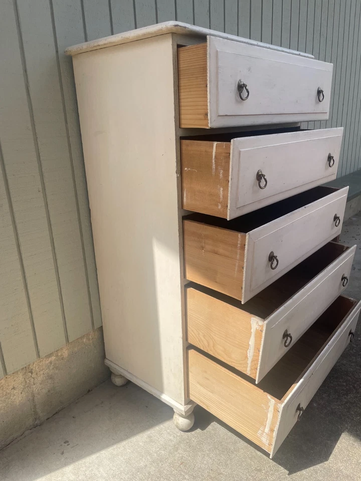 Vintage 5 Drawer Dresser Wood White Shabby Style - Image 3 of 4