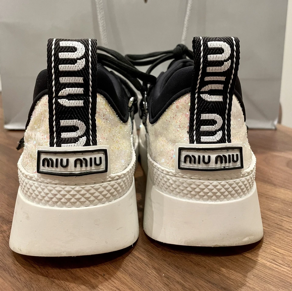 MIU MIU Tenis Plataforma Brillo Rosa Y Blanco Con Correa Logo EU 38.5/US 8.5 Foto 4 de 4