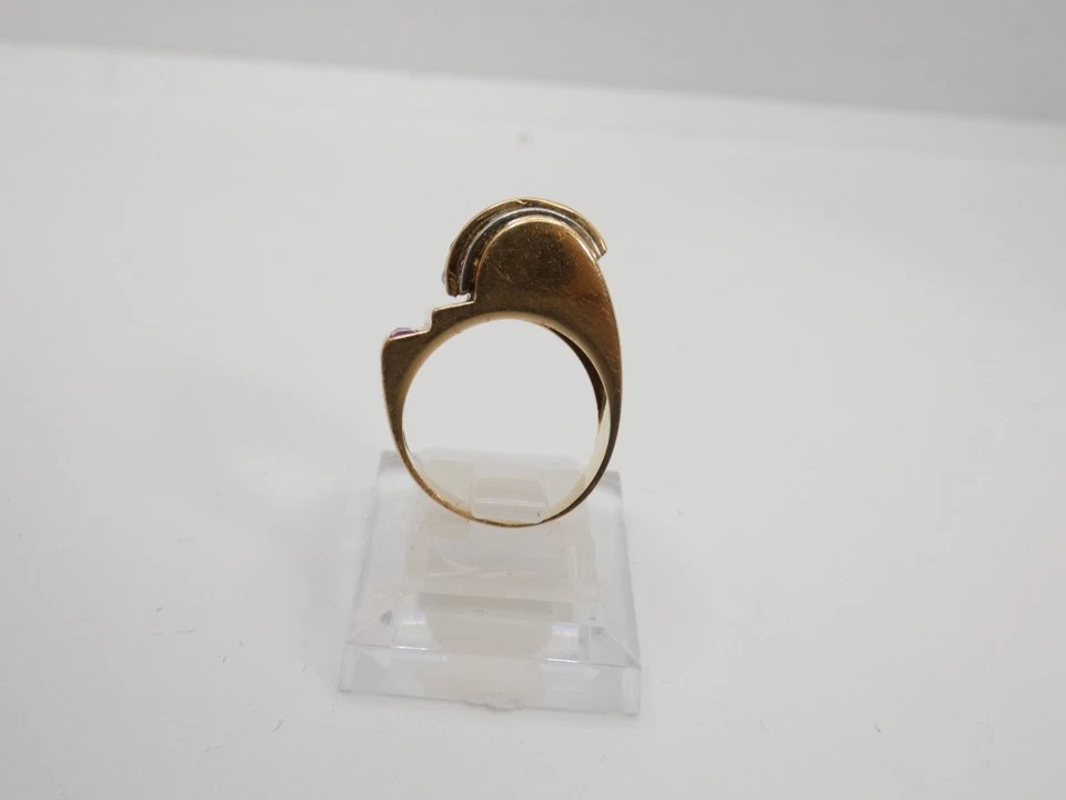 Bague Tank asymétrique diamant et rubis sur or jaune, époque 1940 - Photo 3/4