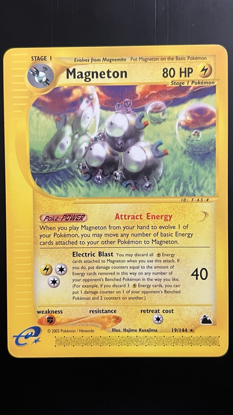 Magneton 19/144 NM EX: Skyridge Regular Pokemon TCG