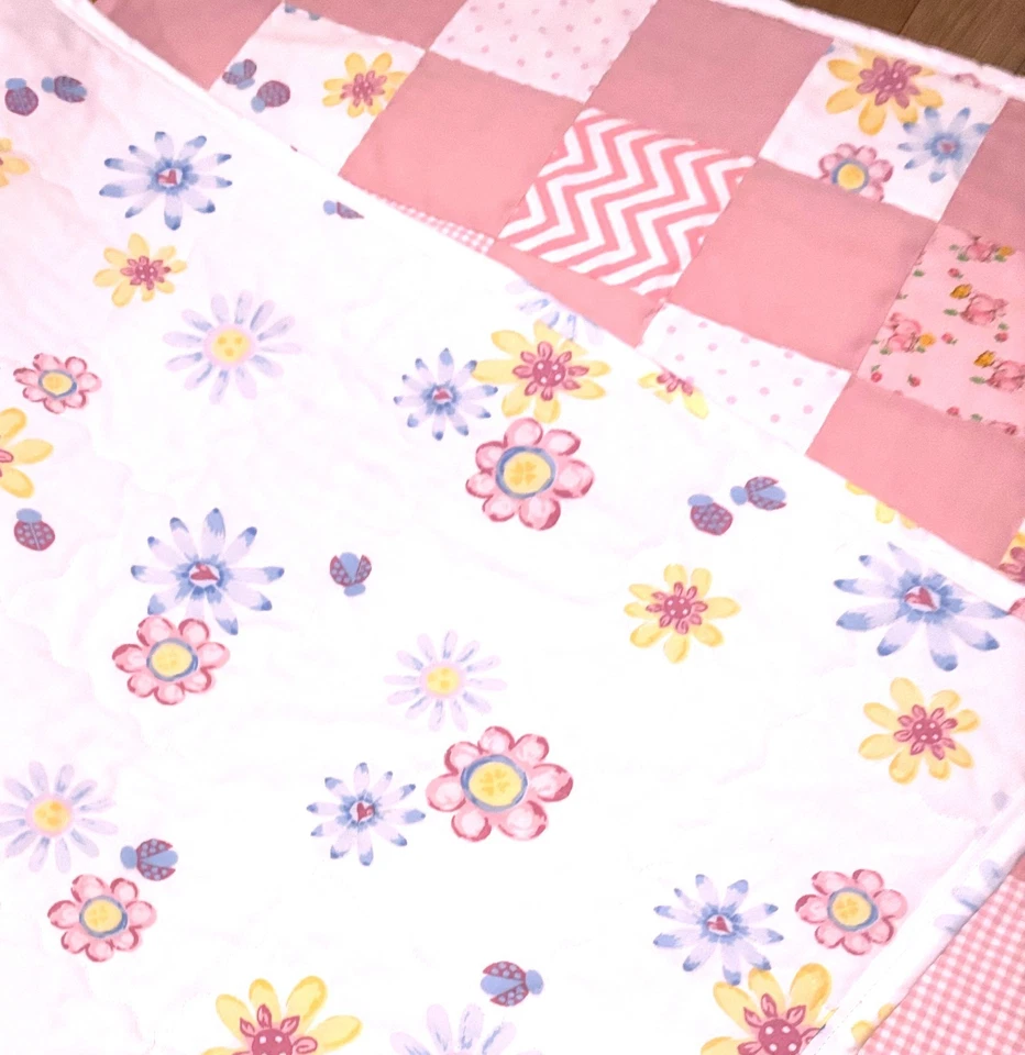Edredón para bebé hecho a mano rosa retazos manta para cuna 40" x 40" niñas súper suave NUEVO Foto 3 de 4