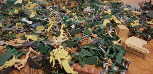 Vintage Huge Bundle Of WW2 German Japanese British American Plastic Toy Soldiers - Picture 3 of 17
