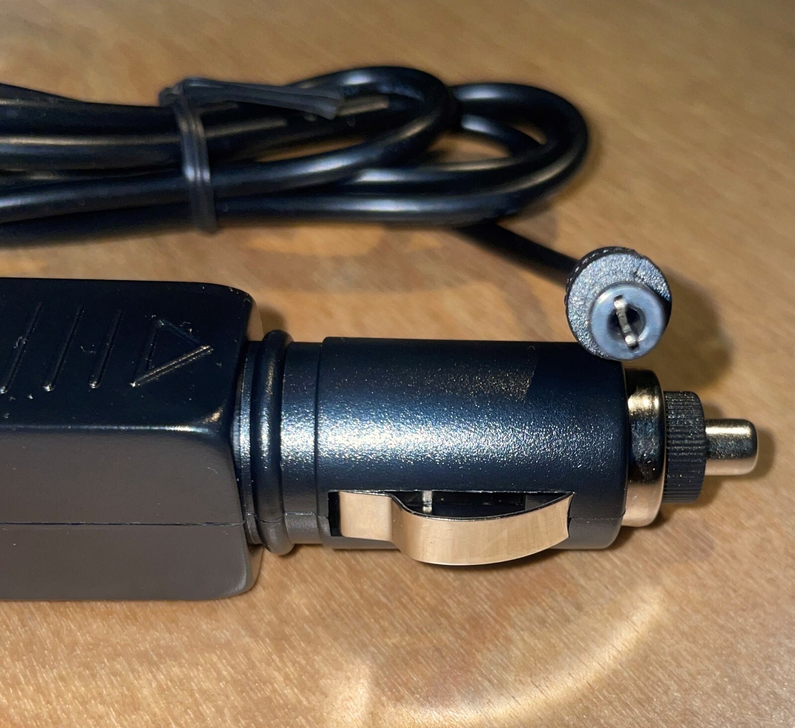 Power Adapter For Dvd Players And Other 12 V Devices