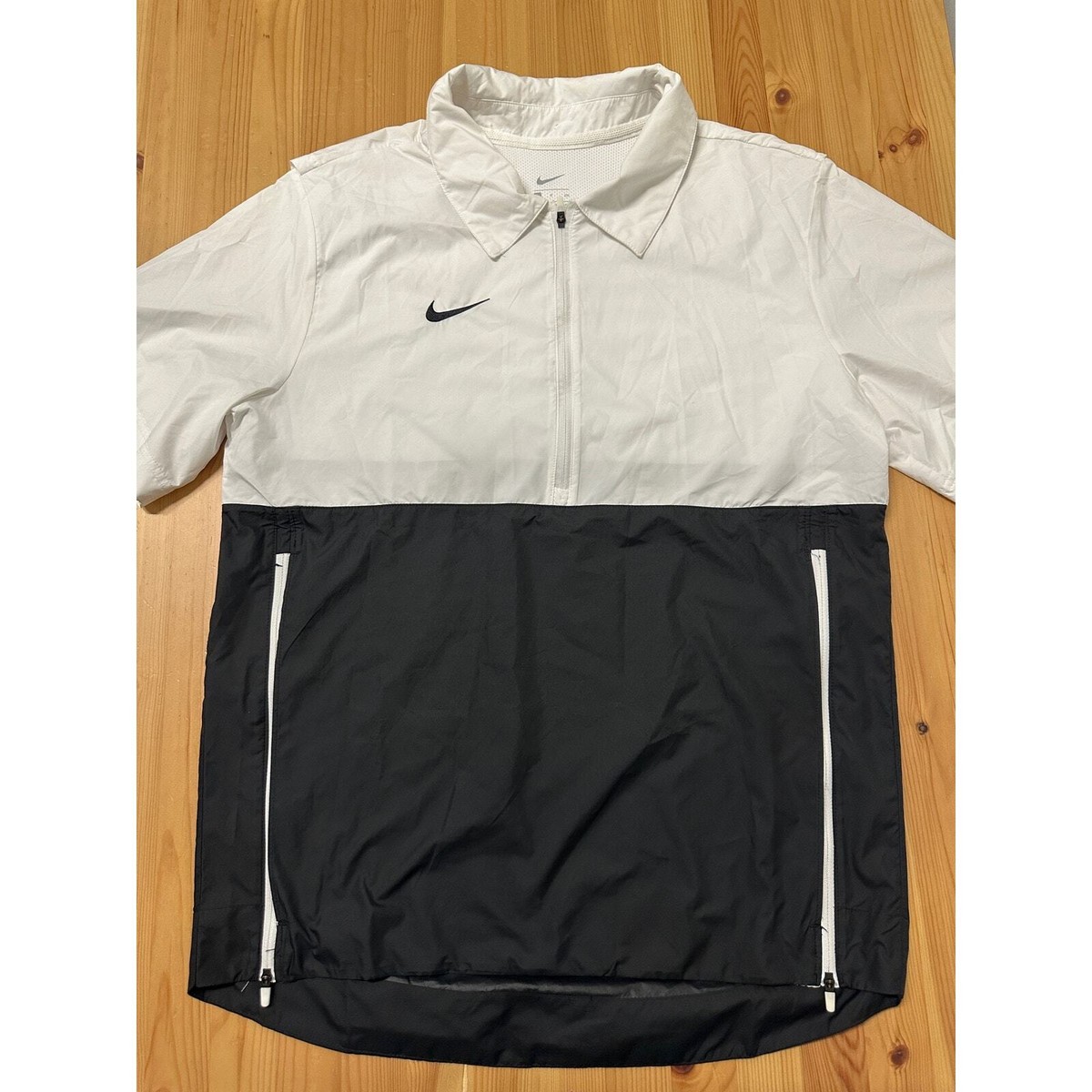 Nike Mens Short Sleeve Windbrekaer Pullover Small