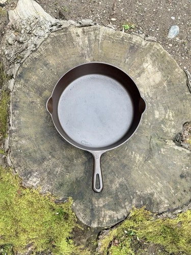 Vintage Griswold No. 9 710J Cast Iron Skillet