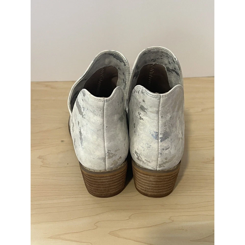 Botín Boutique by Corky's Wayland blanco y metálico plateado talla 8 Foto 4 de 4