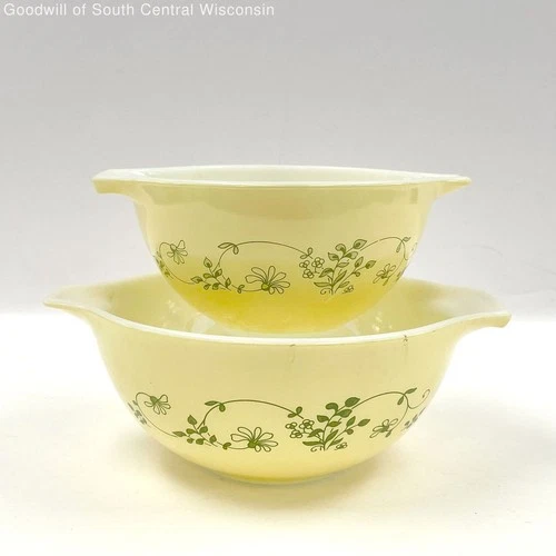 VNTG 2Pc Pyrex Nesting Shenandoah Pattern Yellow Cinderella Mixing Bowls 441/442