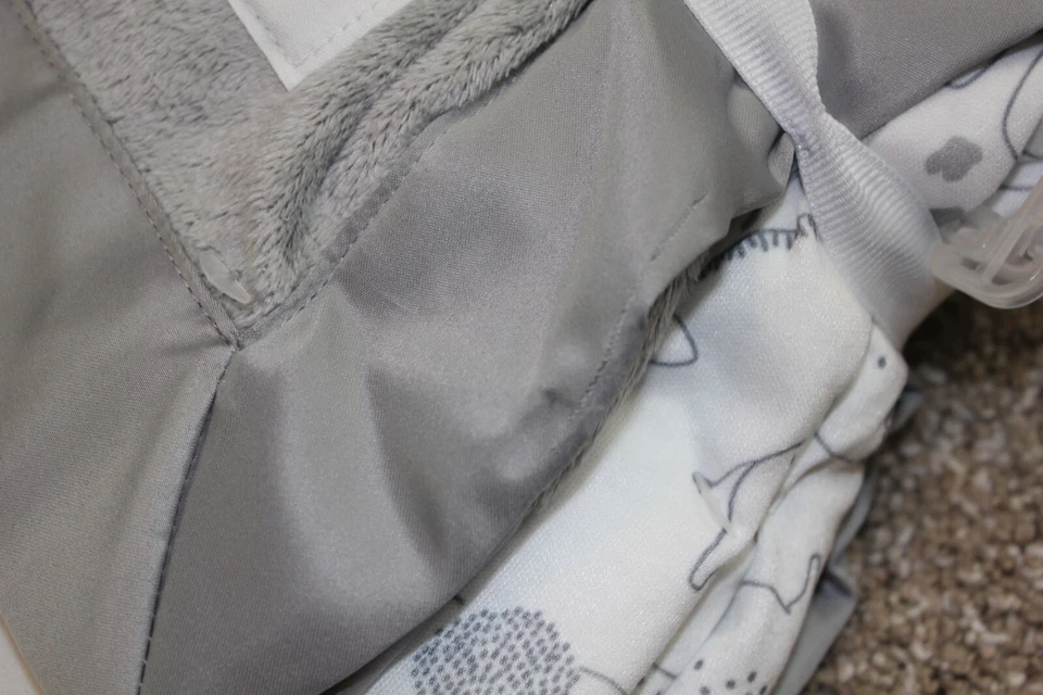 Juego de manta de seguridad safari Child of Mine Carters blanco gris bebé niño nuevo con etiquetas defectuoso Foto 3 de 4