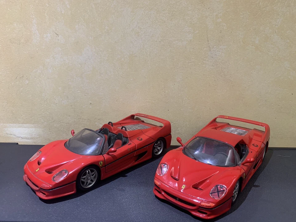 Maisto 1/24 2 Ferrari F 50 Cabrio + Coupé - Immagine 2 di 4