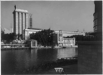 Deutsche Haus,German pavilion,Paris International Exposition,Seine River,1937