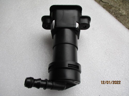 Scheinwerfer Reinigungsdüse Audi A4 Avant 2.5 TDI quattro Bj 2002