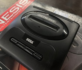 Sega Genesis MK-1631 16-Bit Video Entertainment System Console w/ Box and Manual