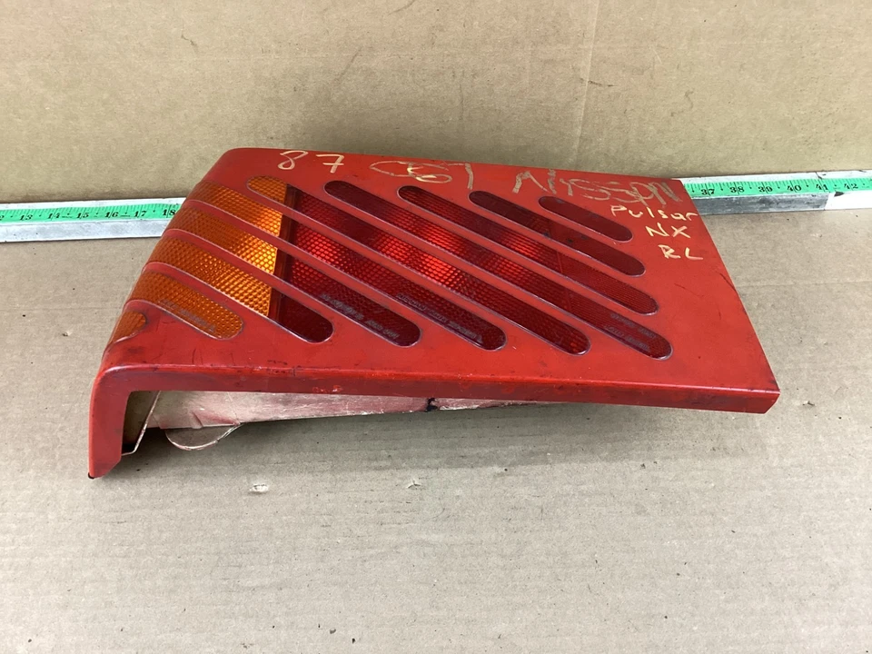 1987 - 1990 Nissan Pulsar NX Rear Left Driver Side Tail Light Assembly - Image 3 of 4