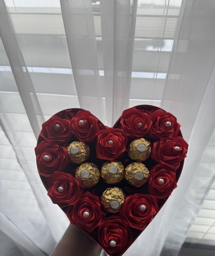 Forever Flowers in Heart Shape Box Preserved Roses That Last over a Year - Picture 7 of 7