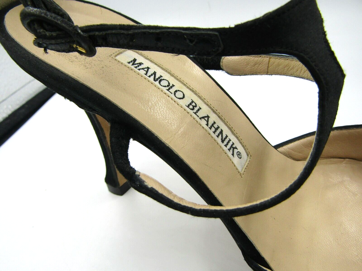 MANOLO BLAHNIK 36 6 Black Heels Pumps Satin Pointed Toe MANOLO BLAHNIK 36 6 Black Heels Pumps Satin Pointed Toe