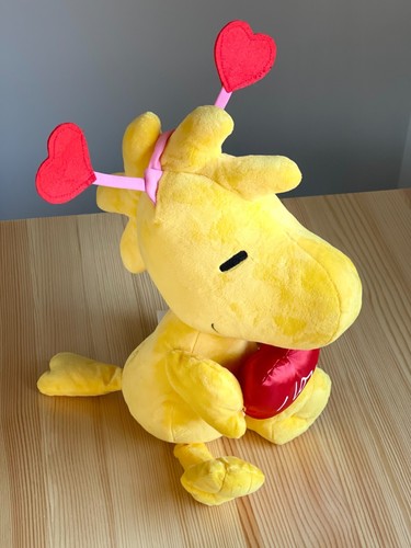 2024 Peanuts Woodstock Día de San Valentín Sosteniendo Corazón Muñeca de Peluche 15 pulgadas Nueva con Etiquetas - Imagen 6 de 13