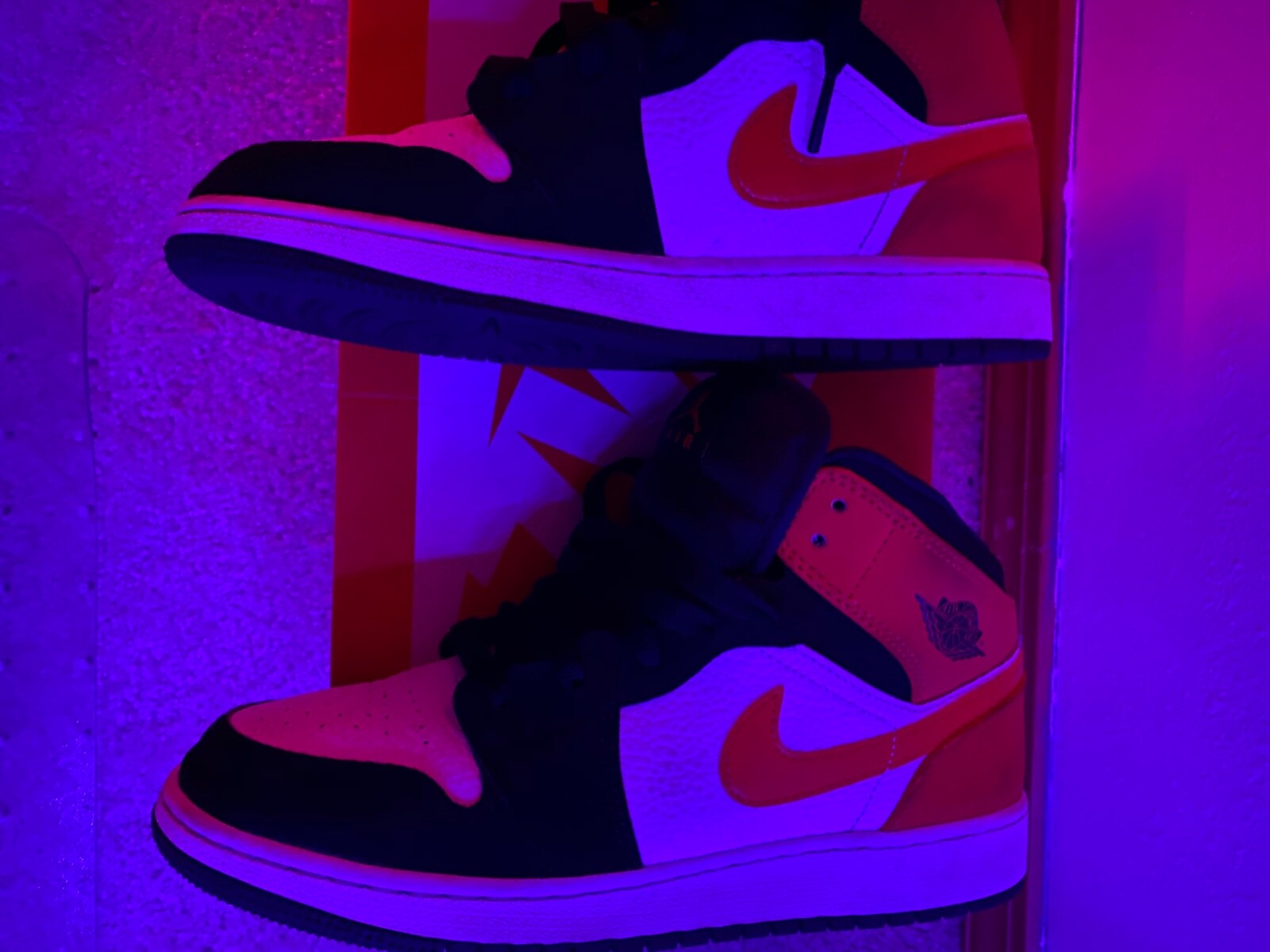 jordan 1 mid shattered backboard size 6