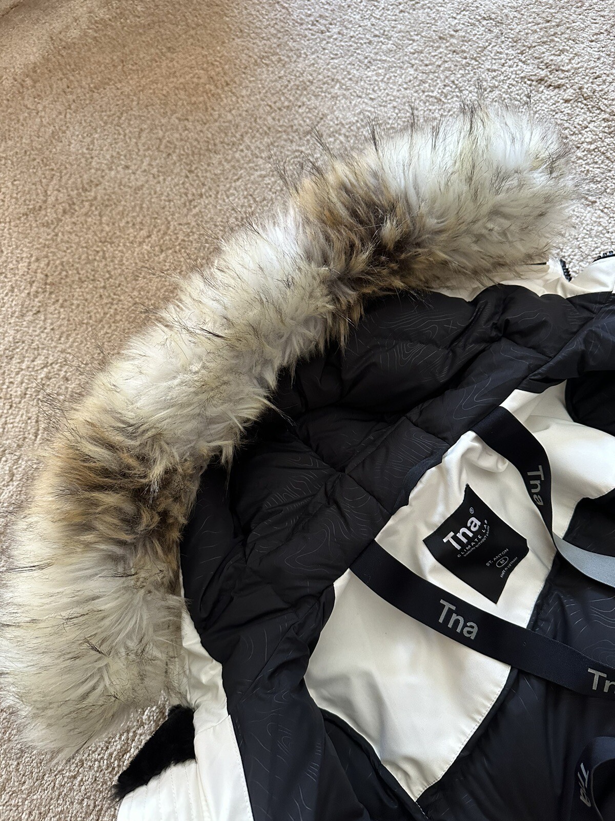 aritzia Climate Lab Super Puffer Long White Premium G… Gem