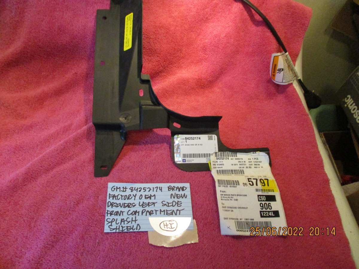 GM 84252174 BRAND NEW FACTORY OEM LEFT FRONT COMPARTMENT SPLASH  