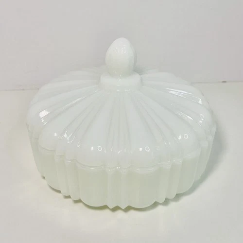 Vintage 1940’s Anchor Hocking Old Cafe Milk Glass Covered Candy Trinket Dish