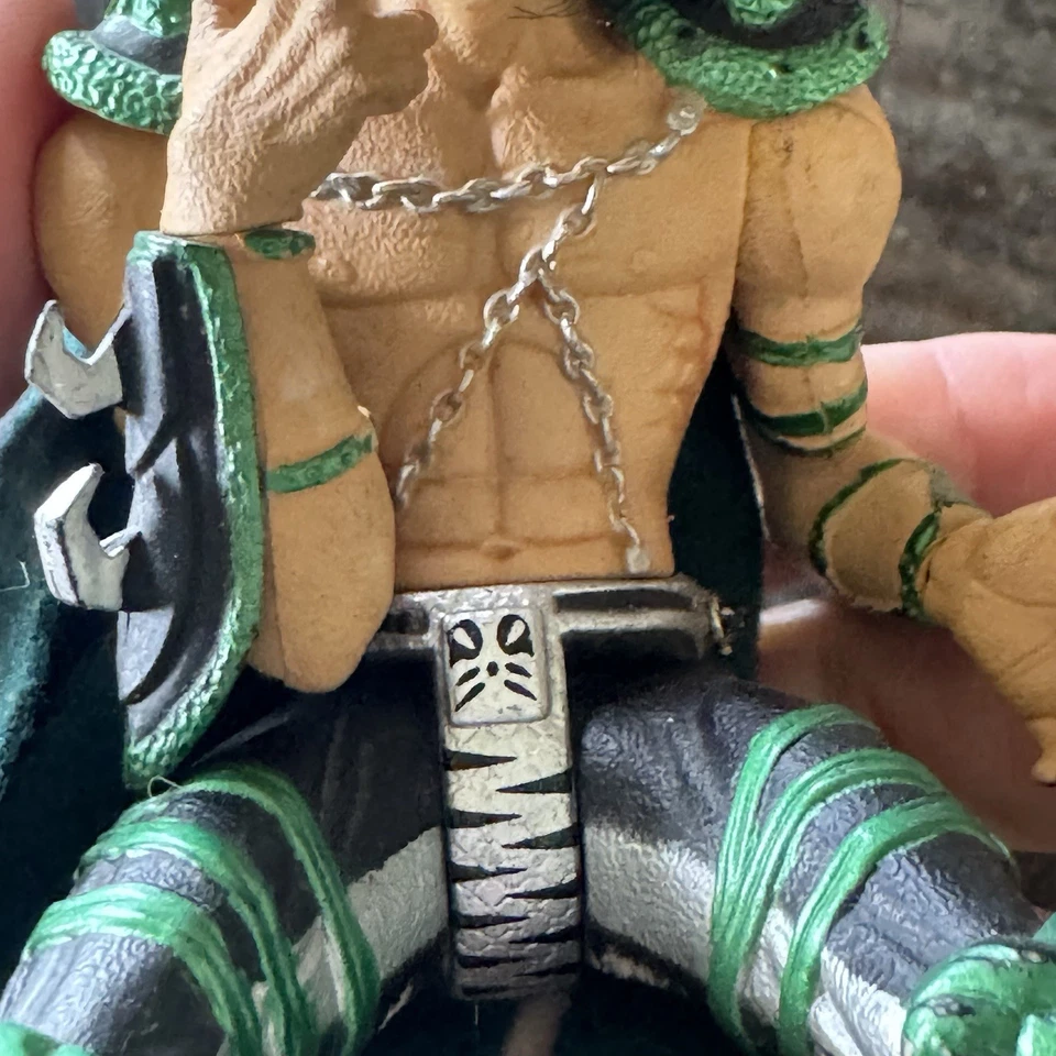 Figura de acción coleccionable de colección 1998 Mcfarlane Toys Kiss Band 'ULTRA PETER CRISS' Foto 4 de 4