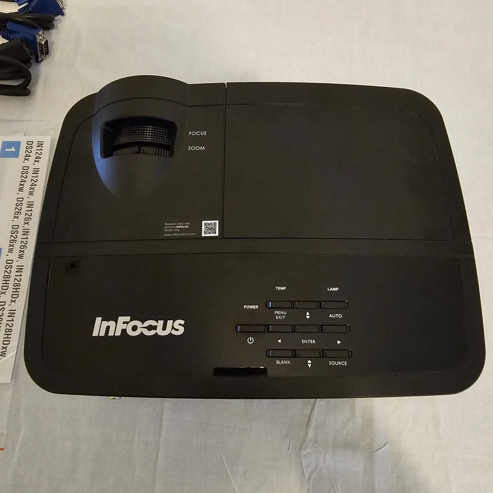 InFocus IN124x Projector - Only 30min of use for testing - MINT condition!! - Image 4 of 4