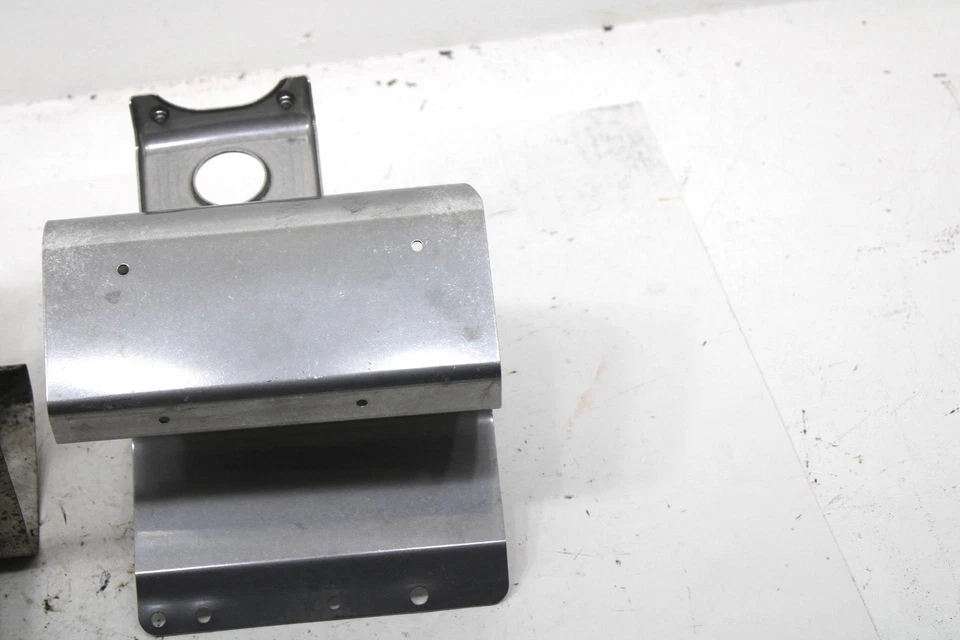 Juego de reposapiés Yamaha Vmax 600 St 1994 OEM 8AB-21926-00-00 SY73 Foto 2 de 4