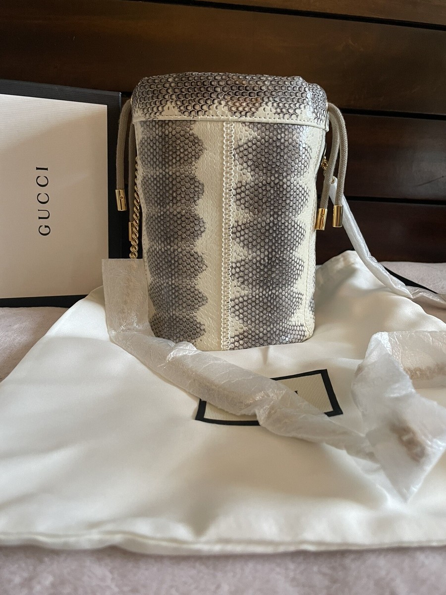 gucci zumi snakeskin mini bucket bag