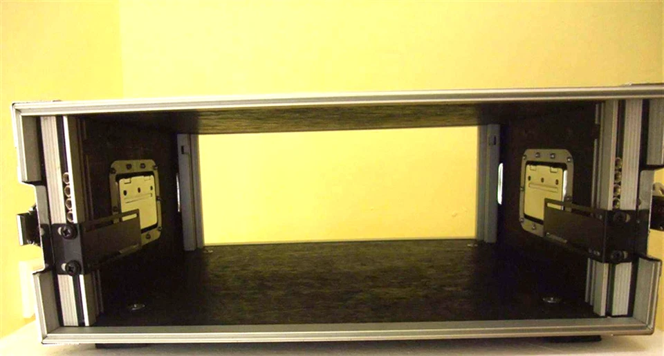 2 Stück 1 HE Rackwinkel für Verstärker, hinten Verstärkerwinkel Winkel Rackohren - Bild 3 von 4