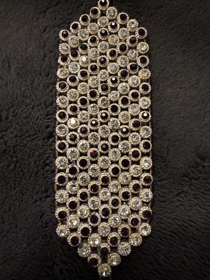 Hermosa pulsera de estrás roja y blanca para mujer  Foto 4 de 4