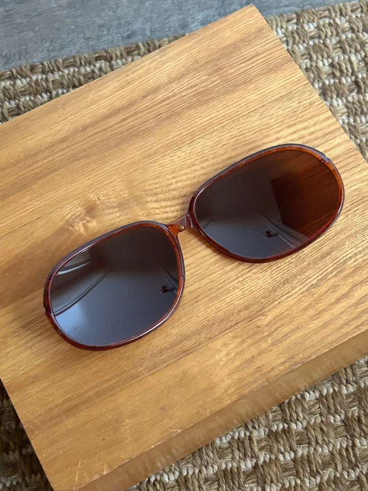 Porsche Design EUC authentic brown tortoise one piece clip on sunglasses lenses - Image 3 of 3