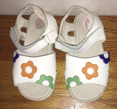 Girls Chicas White Leather Sandals Floral Applique Size 10