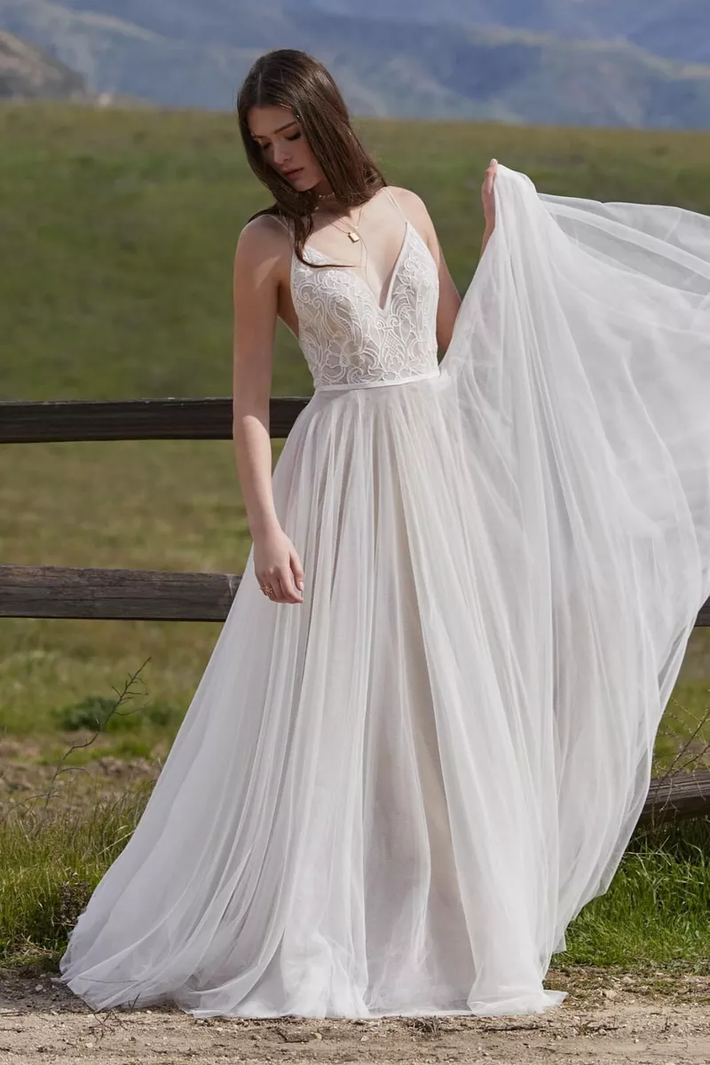 Used willowby top wedding dress