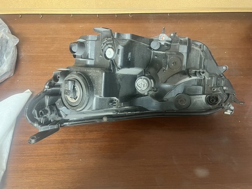 W3049 toyota фара
