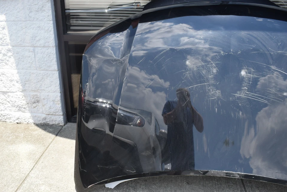 Nissan Armada 2016-2018 panel de capó OEM de fábrica Foto 2 de 4