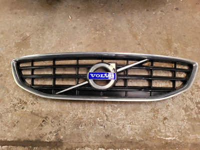 2014 Volvo V40 Front Bumper Grill Damaged 31283764 Ref3288 for 