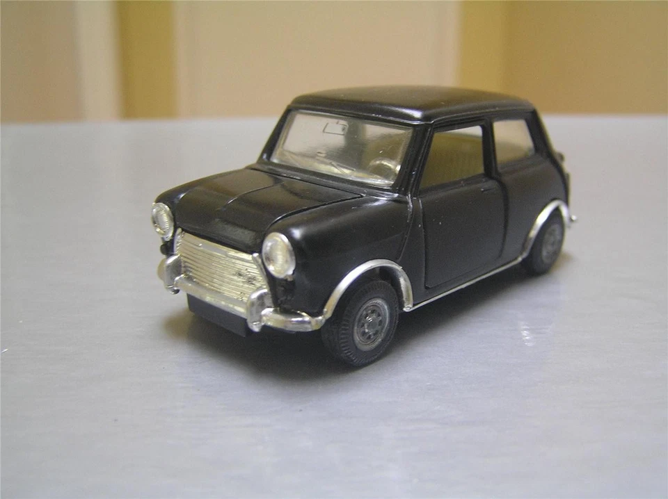 Pilen M 319 Mini Cooper model made in Spain 1/43 scale rare black Near Mint - Image 2 of 4