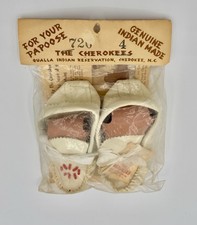 1950s-60s Cherokee Papoose Infant WHITE Leather Moccasins NOS
