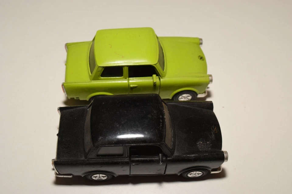 WW 1:36 2X TRABANT 601 VERDE Y NEGRO EXCELENTE ESTADO Foto 3 de 4