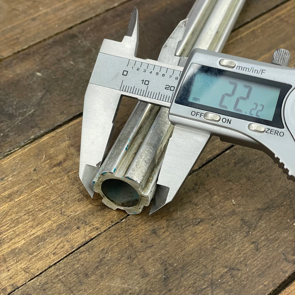 Tija de sillín acanalada Old School BMX 22,2 plateada recta OG poste 450 mm aleación años 80 70 Foto 4 de 4