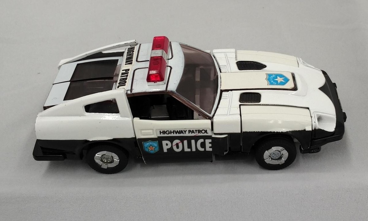 Takara Diaclone Police Car Fairlady Z Car Robot No.13 Real Robo