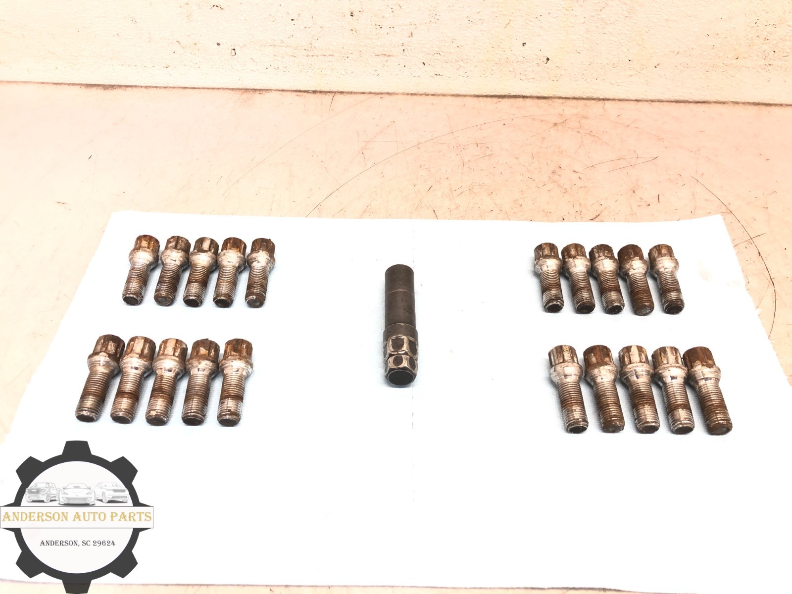 2014-2020 MASERATI QUATTROPORTE WHEEL RIM LUG NUT SET X20 W/ SECRET KEY OEM