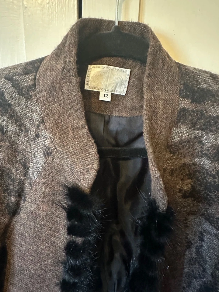 Chaqueta para mujer Alberto Makali con ribete de visón Foto 4 de 4