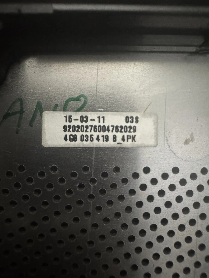 Cubierta de rejilla de altavoz panel de puerta delantera izquierda AUDI RS7 2014-2018 4G8035419B Foto 3 de 4